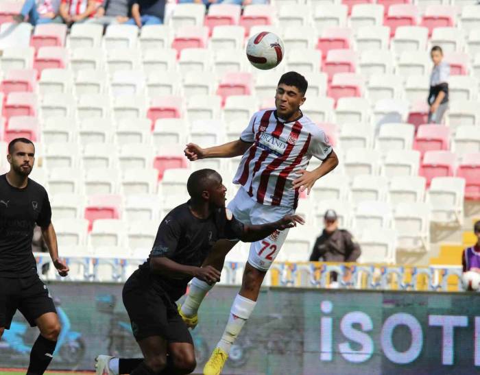 Trendyol Süper Lig: E.y. Sivasspor: 0 - A. Hatayspor: 0 (İlk Yarı)