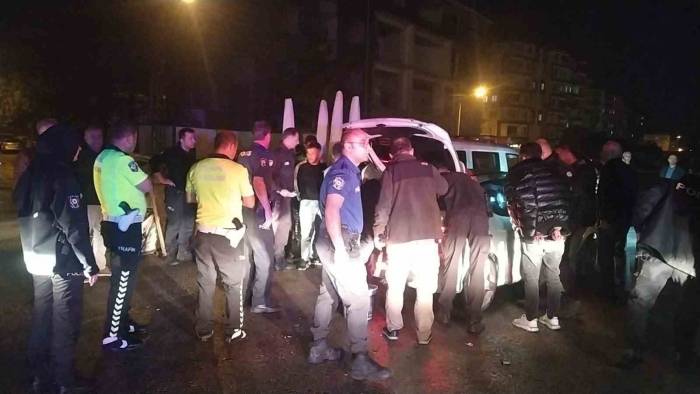 ’dur’ İhtarına Uymayan Araç Polisten Kaçamadı