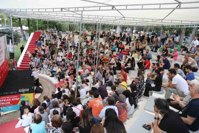 Efeler’in Edebiyat Bayramı Üçüncü Gününde