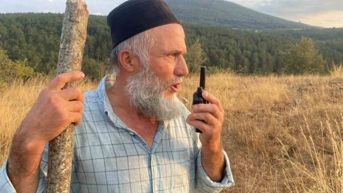 Bu Köyde Yaşayanlar Birbirleriyle Telsizle İletişim Kuruyor