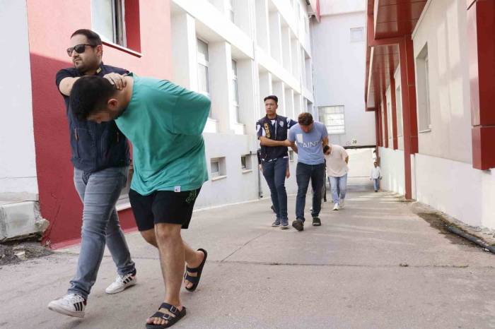 Casus Yazılımla Uzaktan Cep Telefonlarına Erişen Çeteye Operasyon