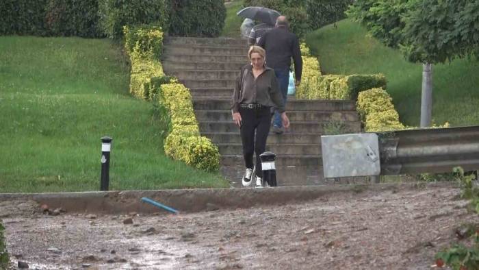 Anadolu Yakası’nda Sağanak Yağış Etkili Oldu