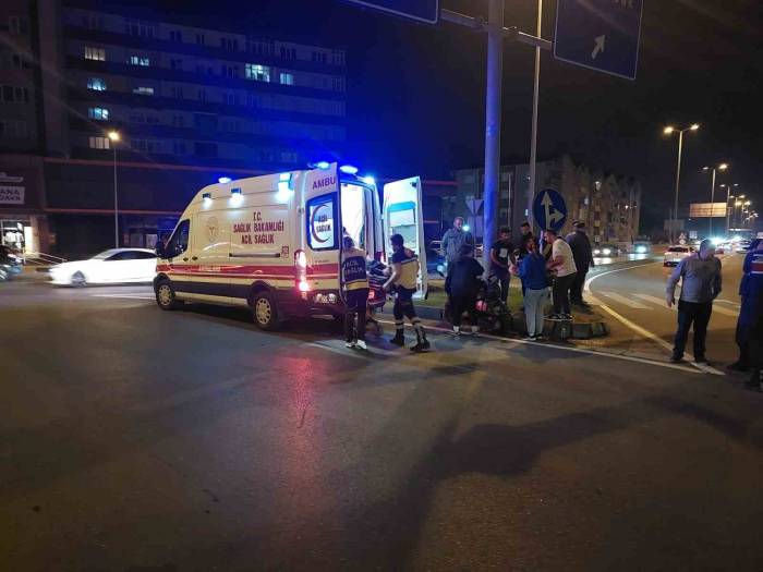 Kontrolden Çıkan Motosiklet Devrildi, Sürücü Yaralandı