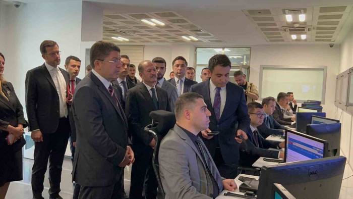 Bakan Tunç: "ceza Kurumlarında Gerçekleştirdiğimiz Fiziksel Ve Zihinsel Dönüşümü Dijital Dönüşümle Daha Da İleriye Taşıyoruz”