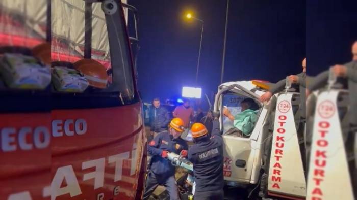 Oto Kurtarıcı Kamyona Çarptı: 1 Yaralı