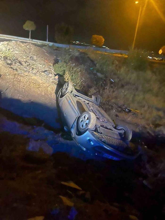 Acar Ailesi Trafik Kazası Geçirdi