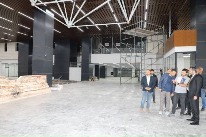 Şehirler Arası Otobüs Terminalinde Sona Doğru