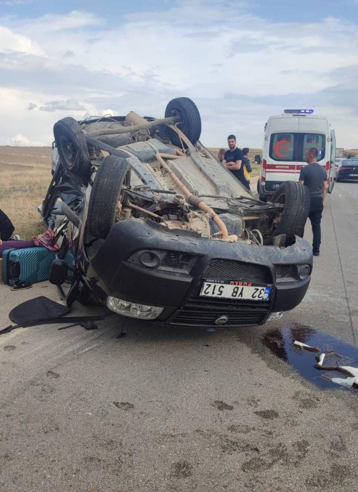 Takla Atan Otomobilde 5 Kişi Yaralandı