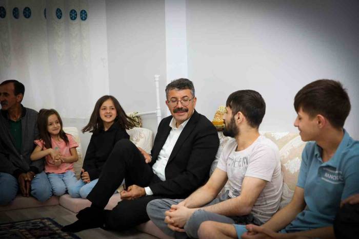 Vali Ali Çelik: "bize Ulaşmaktan Çekinmeyin”