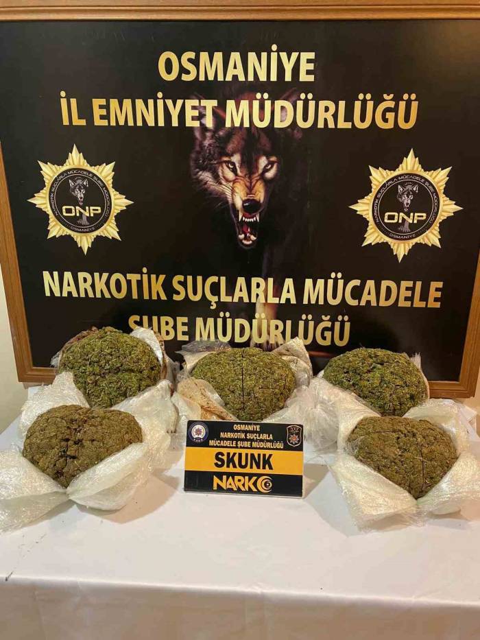 Osmaniye’de Durdurulan Yolcu Otobüsünde 8 Kilo Skunk Ele Geçirildi