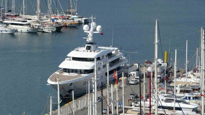 Rus Milyarderin Lüks Yatı “Aurora” Fethiye’de