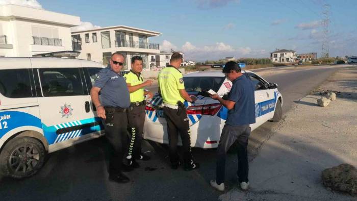 Kendisine Çarpıp Kaçan Alkollü Sürücüyü Önünü Keserek Yakaladı