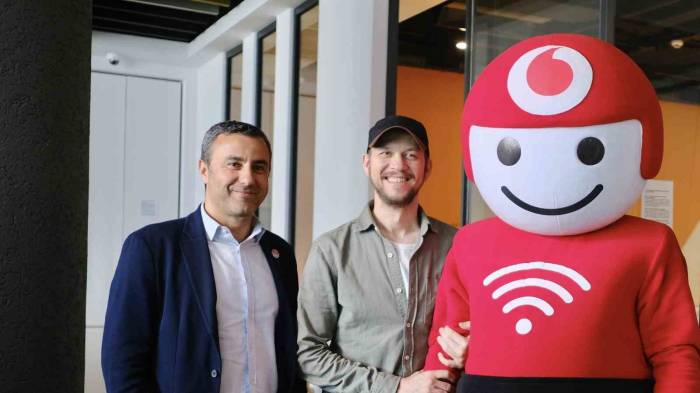 Ünlü Oyuncu Öner Erkan Tobi’nin Sesi Oldu