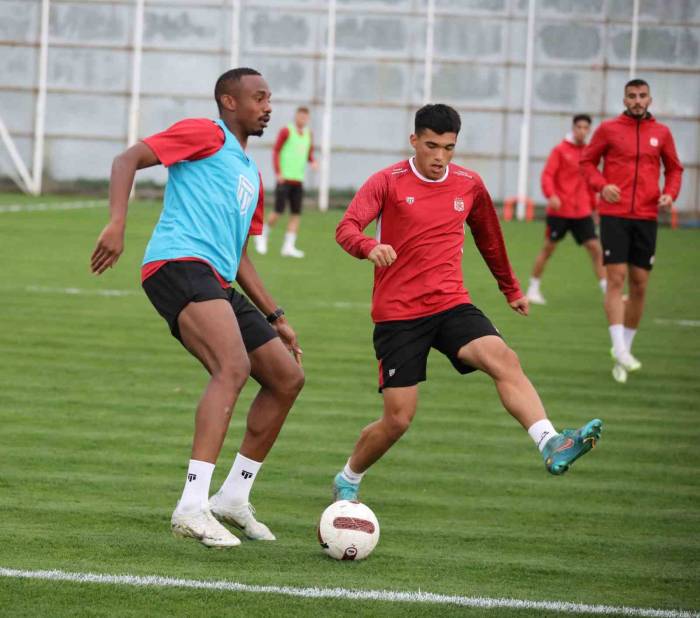 Sivasspor, Pendikspor Maçı Hazırlıklarına Başladı