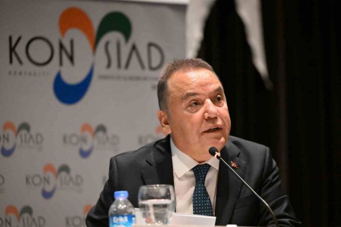 Başkan Böcek: "Falez Ve Antalyaspor Kavşağı Kapanacak, Orada Yaşam Alanı Oluşacak"