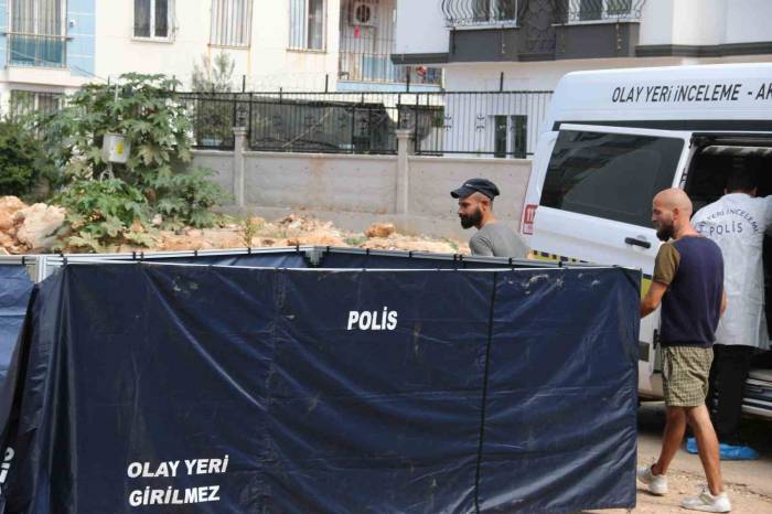 Aynı Mahallede Bir Hafta İçerisinde İkinci Şüpheli Ölüm