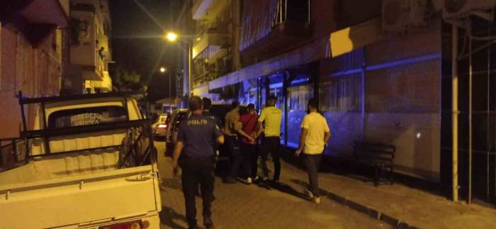 Polis Ekiplerinden Kaçarken Mahalleyi Ayağa Kaldırdı