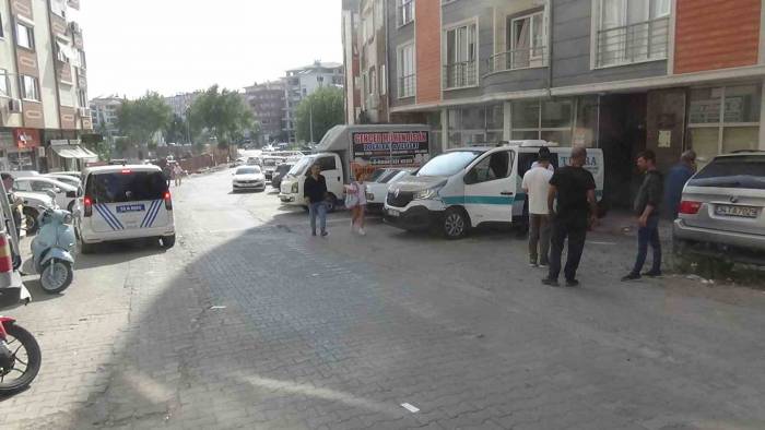 Kötü Kokular Gelen Evden Bir Kişinin Cansız Bedeni Çıktı