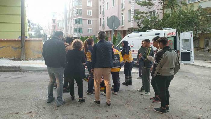 Otomobile Çarpan Bisiklet Sürücüsü Yaralandı