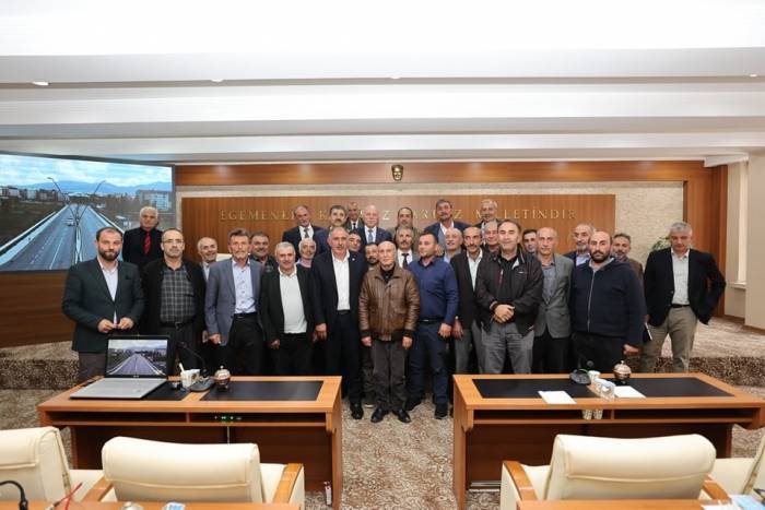 Sekmen; "Muhtarlarımız Başımızın Tacıdır"