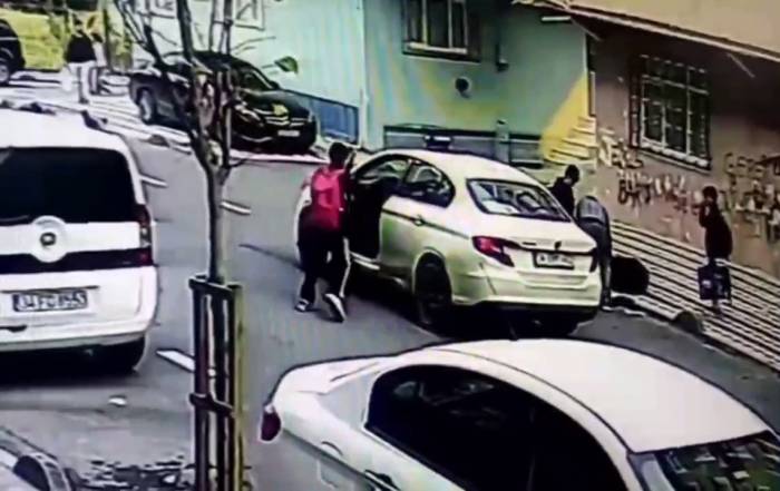 Öğrencinin Refleksi Faciayı Önledi: Kayan Araca Atlayıp El Frenini Çekti