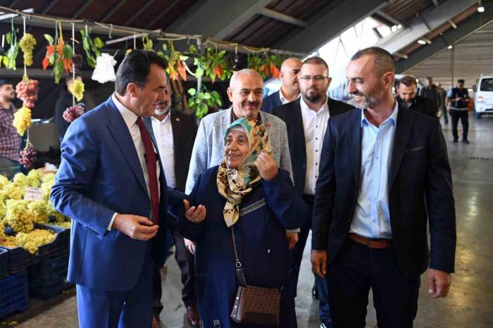 Başkan Dündar, Pazarcı Esnafının Yanında