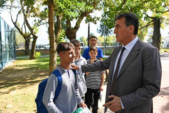 Çocuklar İstedi Başkan Dündar, Hemen Yerine Getirdi