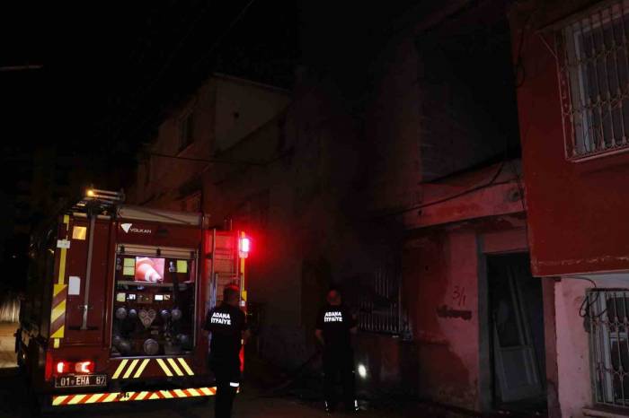 Adana’da Kundaklanan Müstakil Ev Kullanılamaz Hale Geldi