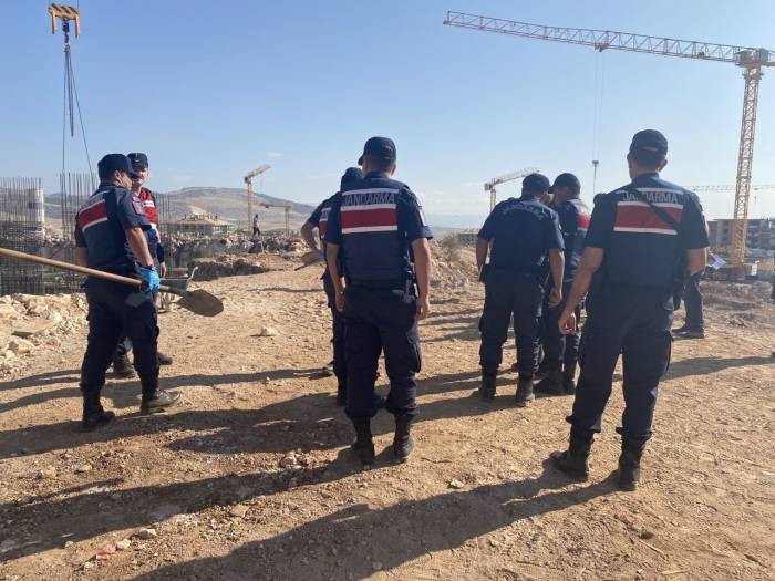 İşçiler Arasında Kürekli, Sopalı Kavga: 3 Yaralı