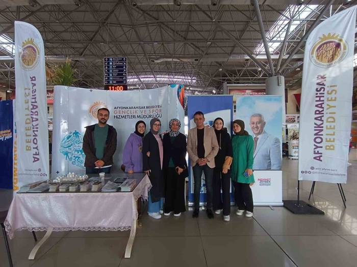 Afyonkarahisar Belediyesi’nden Öğrencilere Sıcak Karşılama