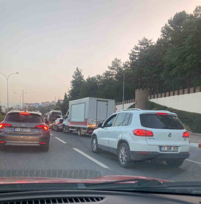 Bilecik’te Son Günlerde Yaşanan Trafik Sorunu Sürücüleri İsyan Ettirdi