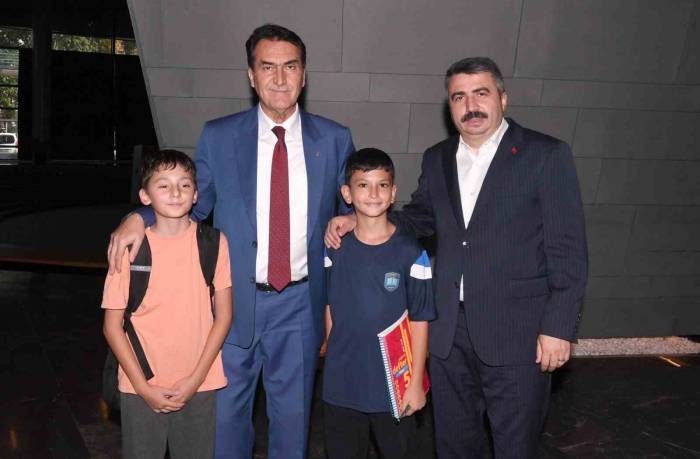 İki İlçeyi Birbirine Bağlayan Köprü Yenileniyor