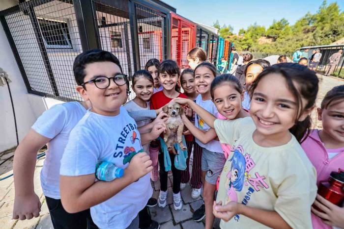 Denizli’de 4 Ekim Çocuklar Ve Hayvanseverlerle Birlikte Kutlandı