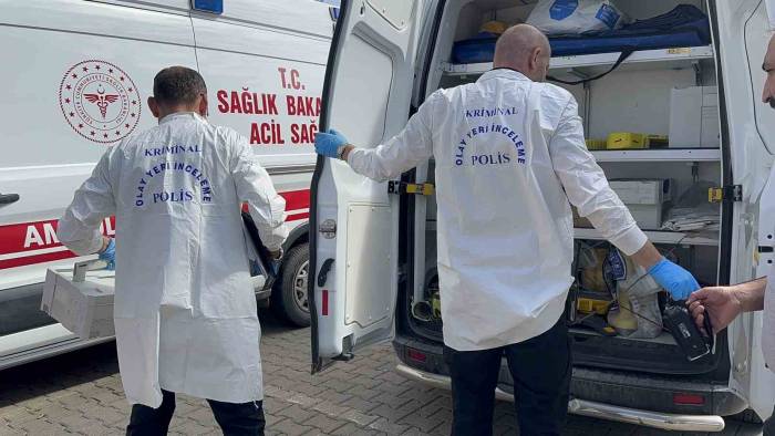 Gece Camdan Düşen Adamın Cansız Bedeni Sabah Fark Edildi