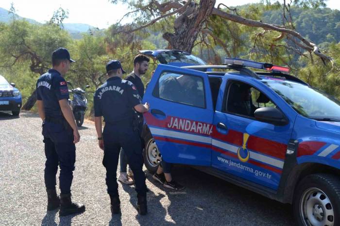 Fethiye’de 68 Düzensiz Göçmen Ve 2 Organizatör Yakalandı