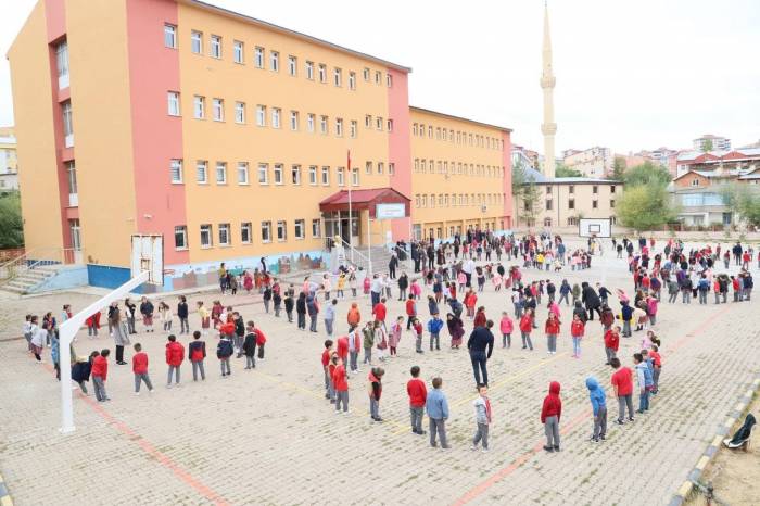 İlkokullarda Fiziksel Aktivite Etkinlikleri Başladı