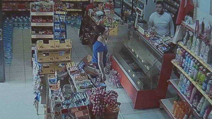 İntihar Eden Kız İle Öldürdüğü Annesinin Olaydan Önceki Son Görüntüleri Ortaya Çıktı