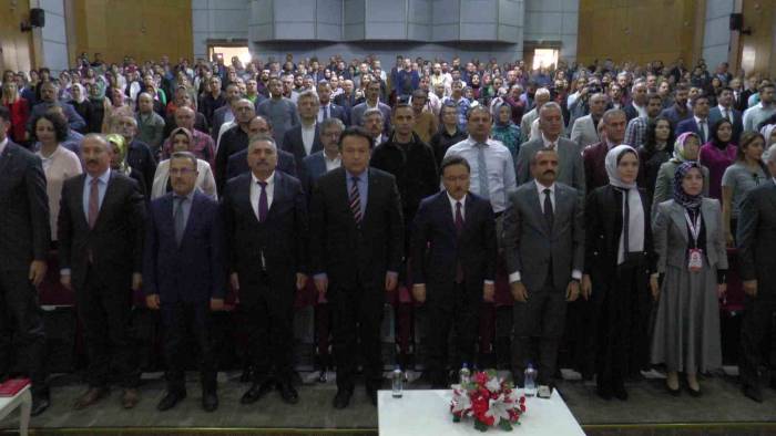 Vali Çiçek: “Şehrin Yetiştirdikleri Ve Tarihi İçin De Mücadele Etmemiz Gerekiyor”