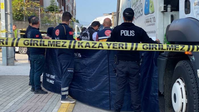 Çöp Kamyonunun Çarptığı Yaşlı Kadın Hayatını Kaybetti