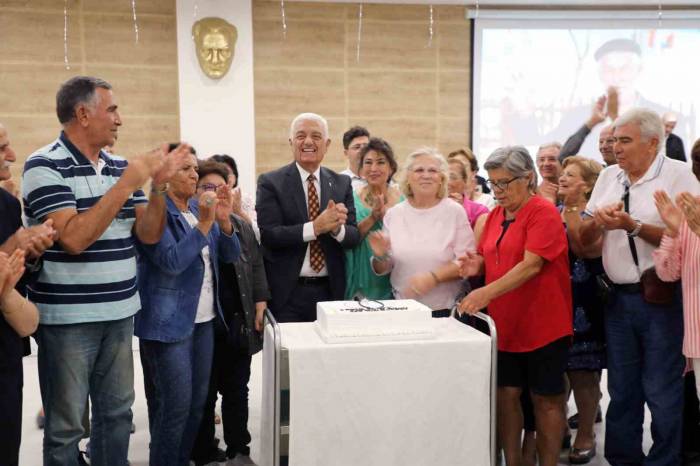 Yaşlı Çınarlar Doyasıya Eğlendi