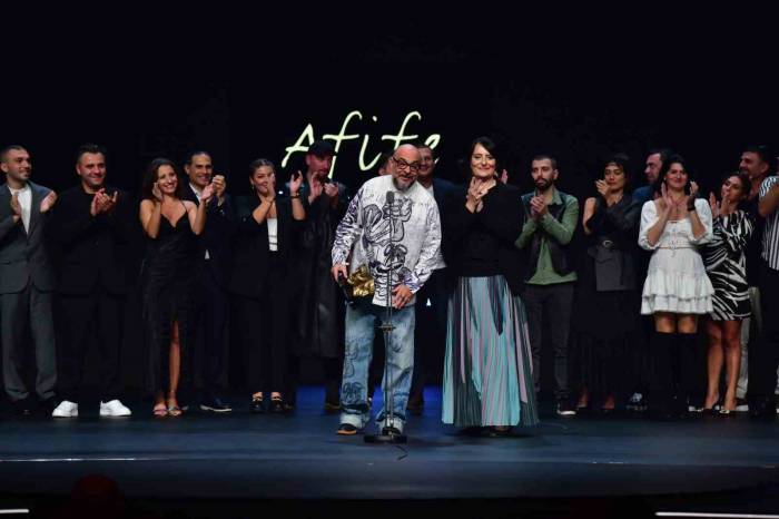 Tiyatronun En Prestijli Ödülü Nilüfer Kent Tiyatrosu’na