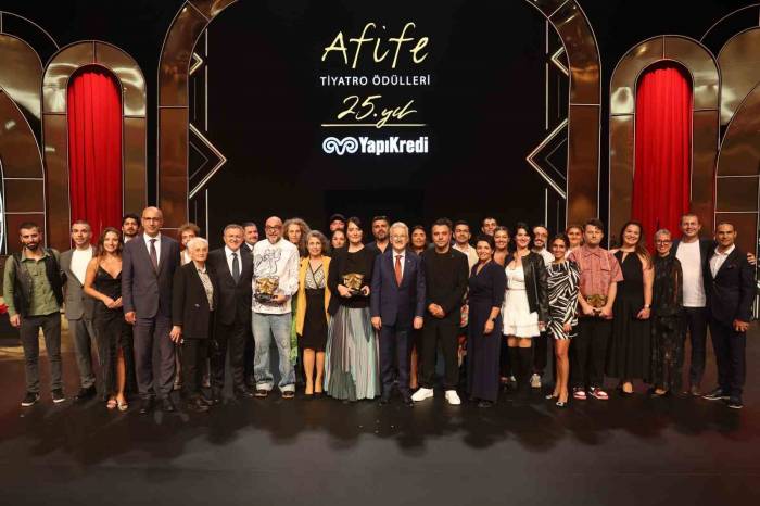 Tiyatronun En Prestijli Ödülü Nilüfer Kent Tiyatrosu’na