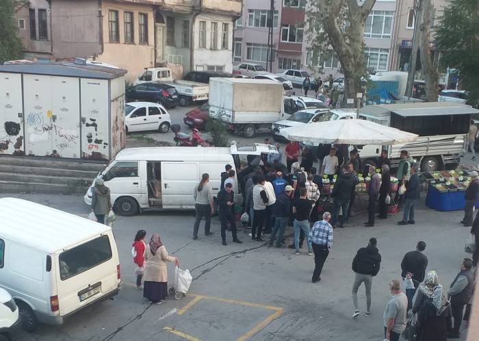 Pazarda Park Yeri Tartışması Kanlı Bitti: 2 Yaralı