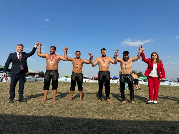 Büyükşehir Pehlivanları Bulgaristan’dan Başarıyla Döndü