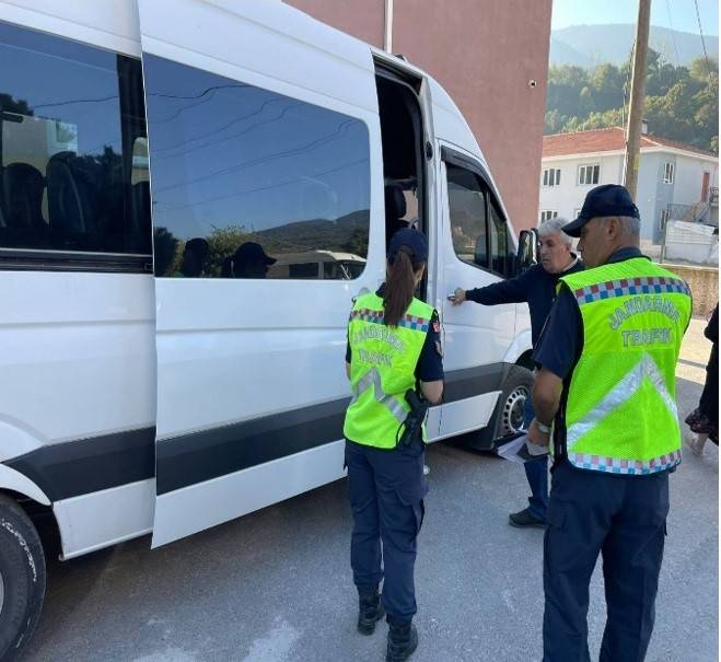 Jandarma 21 Günde 335 Okul Servisini Denetledi