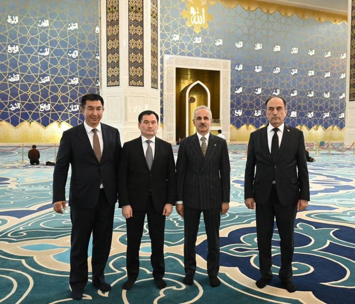 Bakan Uraloğlu, Kazakistan Ulaştırma Bakanı Karabayev İle Bir Araya Geldi
