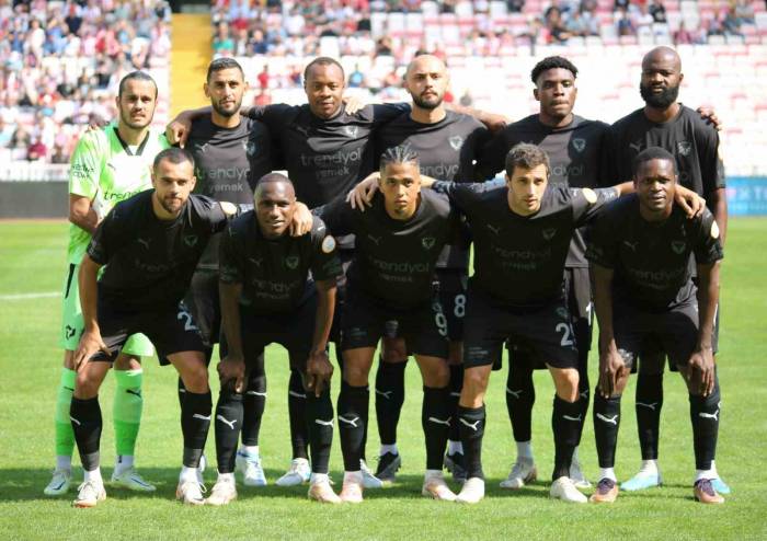 Hatayspor, Namağlup 11 Takım Arasına Girdi