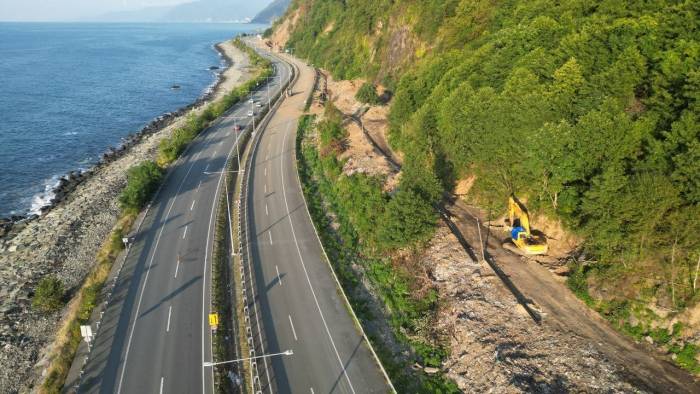 Karadeniz Sahil Yolu’nun Kenarı Çöp Dağına Döndü