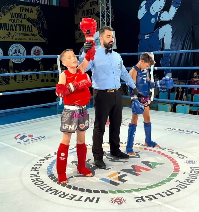 Canikli Sporcular Dünya Şampiyonasında Zirveye Koşuyor