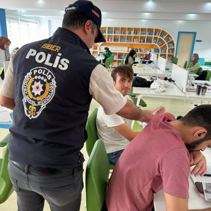Çankırı’da Siber Suçlara Karşı Vatandaşlar Bilgilendirildi